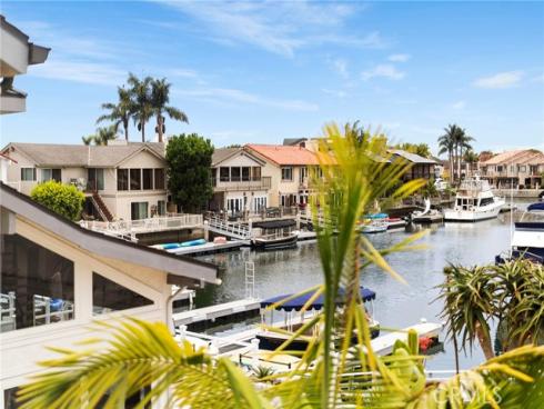 16391 Maruffa Circle, Huntington Beach, CA