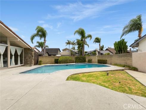 16391 Maruffa Circle, Huntington Beach, CA