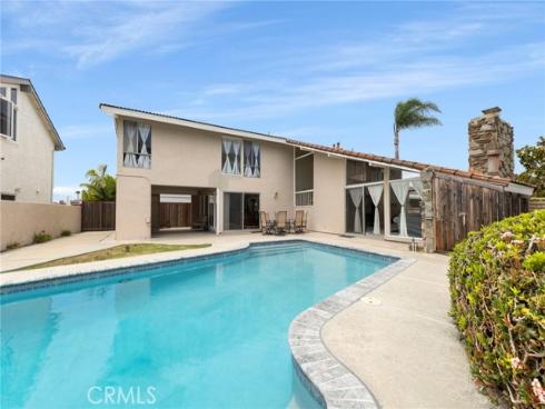 16391 Maruffa Circle, Huntington Beach, CA
