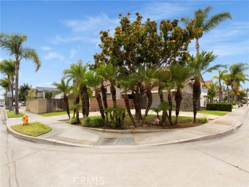 16391 Maruffa Circle, Huntington Beach, CA