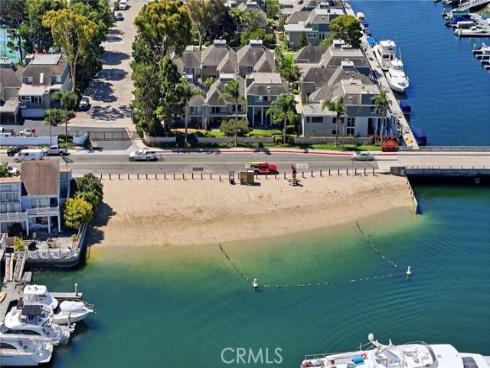 16391 Maruffa Circle, Huntington Beach, CA