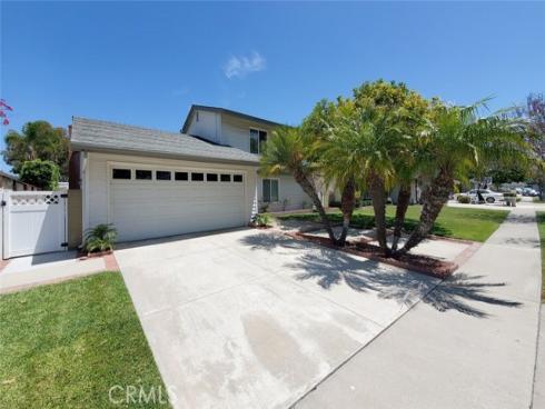 6631 Wrenfield Drive, Huntington Beach, CA