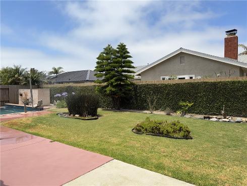 21081 White Horse Ln , Huntington Beach, CA