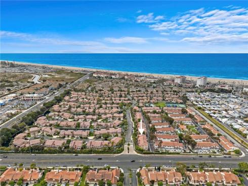 21038  Poolside  , Huntington Beach, CA