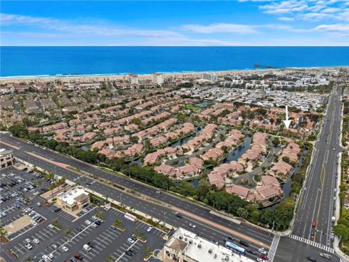 21038  Poolside  , Huntington Beach, CA