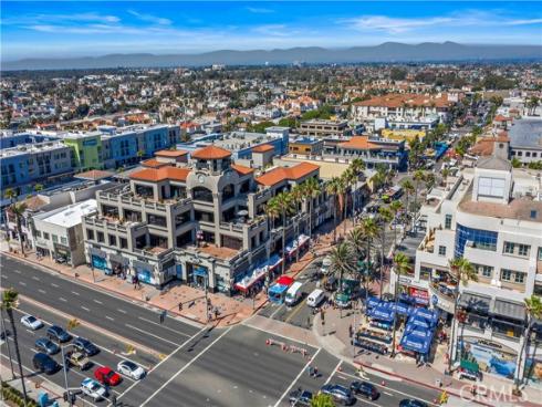 21038  Poolside  , Huntington Beach, CA