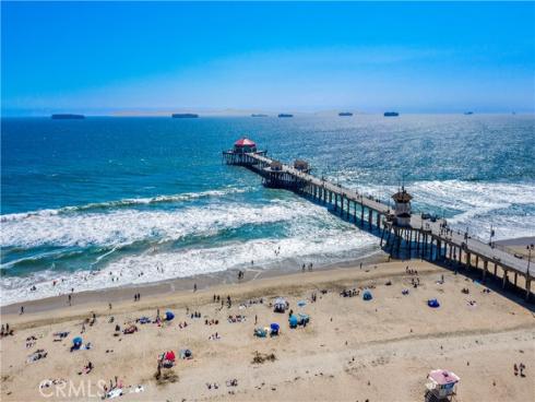 21038  Poolside  , Huntington Beach, CA