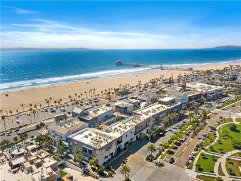 21038  Poolside  , Huntington Beach, CA