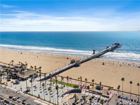 21038  Poolside  , Huntington Beach, CA