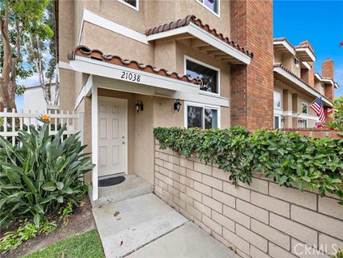 21038  Poolside  , Huntington Beach, CA