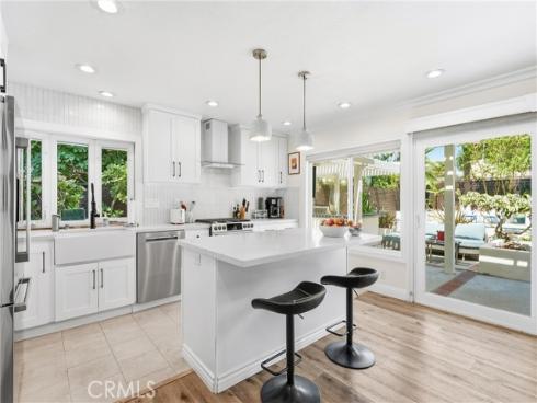 17982 Dellglen Circle, Huntington Beach, CA