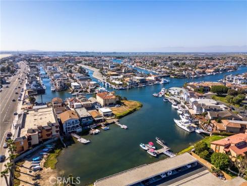 18723 Chapel Lane, Huntington Beach, CA