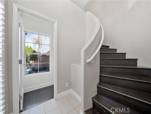 18723 Chapel Lane, Huntington Beach, CA
