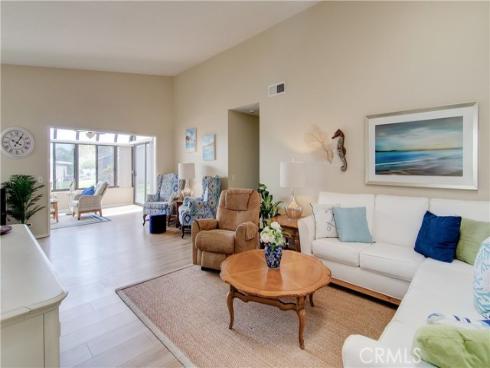 8566 Trinity 816D Circle, Huntington Beach, CA