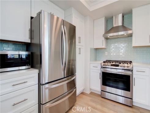 8566 Trinity 816D Circle, Huntington Beach, CA