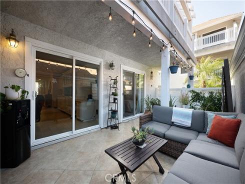 4682 Warner C110 , Huntington Beach, CA