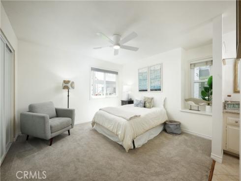 4682 Warner C110 , Huntington Beach, CA