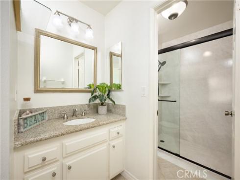 4682 Warner C110 , Huntington Beach, CA
