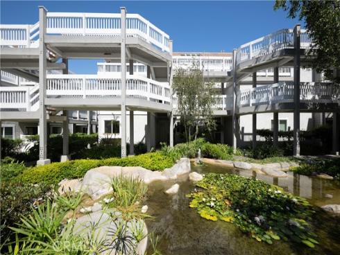 4682 Warner C110 , Huntington Beach, CA