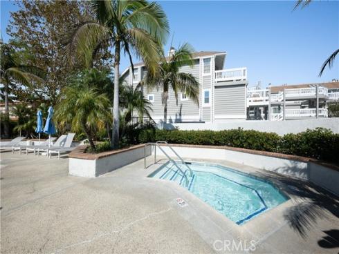 4682 Warner C110 , Huntington Beach, CA