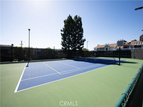 4682 Warner C110 , Huntington Beach, CA