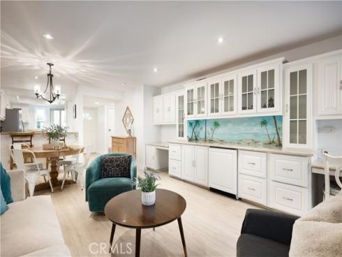 4682 Warner C110 , Huntington Beach, CA