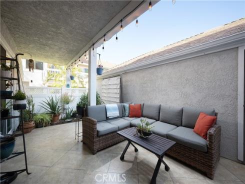 4682 Warner C110 , Huntington Beach, CA