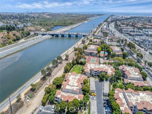 21372 Brookhurst Street 322