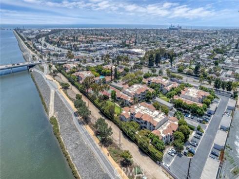 21372  Brookhurst  322  Street, Huntington Beach, CA