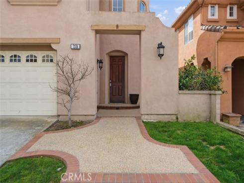 7124 Forest Glen Drive, Huntington Beach, CA