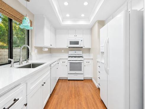 8877 Tulare 313D Drive, Huntington Beach, CA