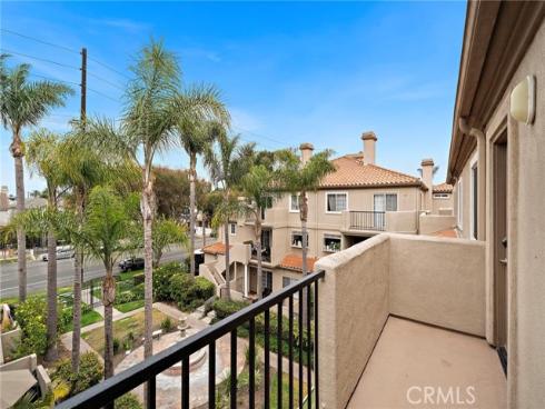 606  Lake Street  23 , Huntington Beach, CA