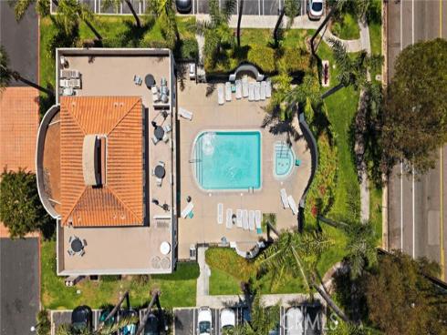 606  Lake Street  23 , Huntington Beach, CA