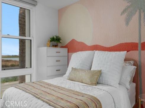 3949 Warner Avenue, Huntington Beach, CA