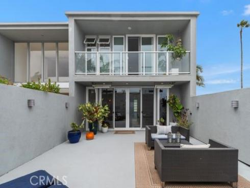 3949 Warner Avenue, Huntington Beach, CA