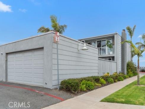 3949 Warner Avenue, Huntington Beach, CA