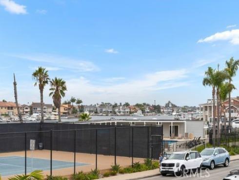 3949 Warner Avenue, Huntington Beach, CA