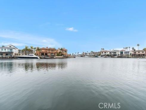 3949 Warner Avenue, Huntington Beach, CA