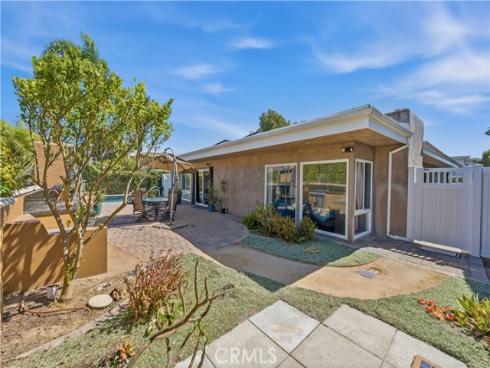 17140  Edgewater   Lane, Huntington Beach, CA