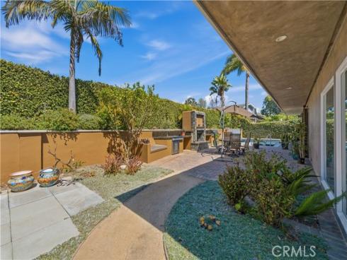 17140  Edgewater   Lane, Huntington Beach, CA