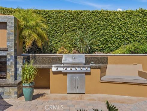 17140  Edgewater   Lane, Huntington Beach, CA