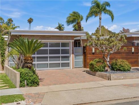 17140  Edgewater   Lane, Huntington Beach, CA