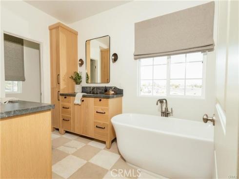 9552 Sailfish Drive, Huntington Beach, CA