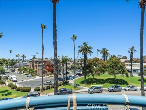 415 Townsquare 308 Lane, Huntington Beach, CA
