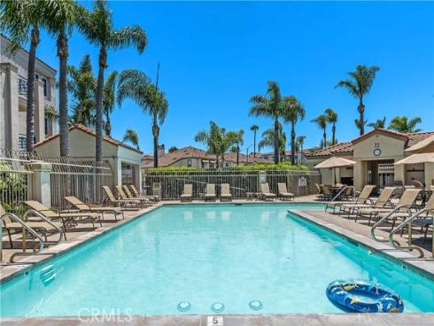 415 Townsquare 308 Lane, Huntington Beach, CA