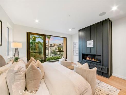 307 14th Street, Huntington Beach, CA