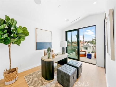 307 14th Street, Huntington Beach, CA