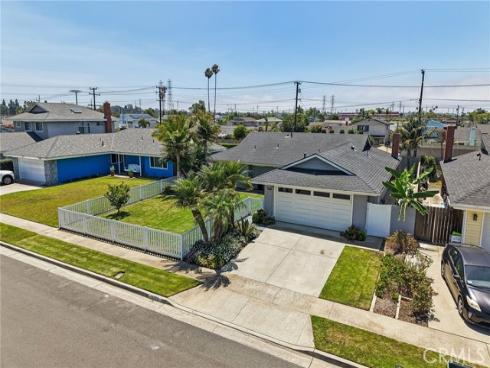 10362  Christmas   Drive, Huntington Beach, CA