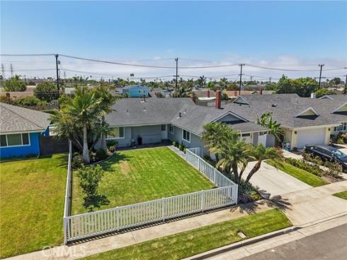 10362  Christmas   Drive, Huntington Beach, CA