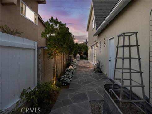 9601  Dumbreck   Drive, Huntington Beach, CA